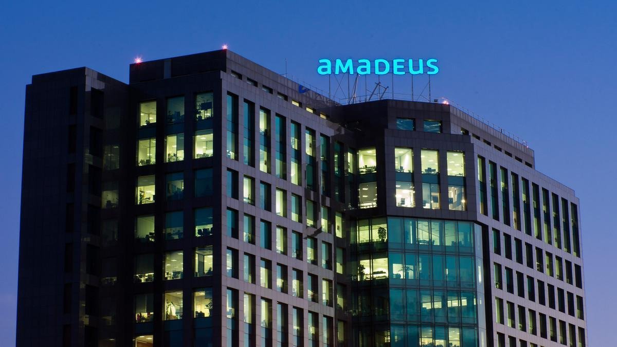 Edificio de Amadeus en Madrid.-