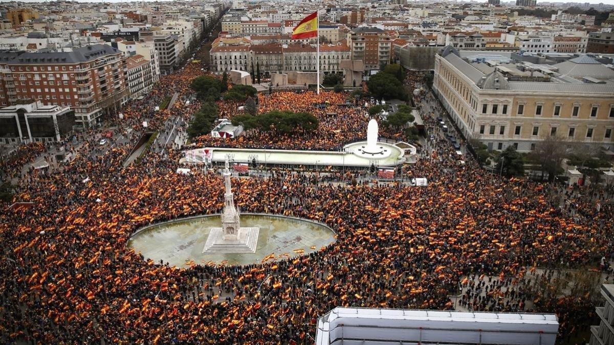 Vista desde la calle de Génova de la manifestación en la plaza de Colón de Madrid.-AFP