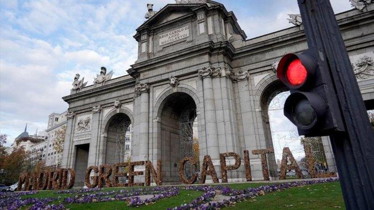 La Puerta de Alcalá de Madrid.-