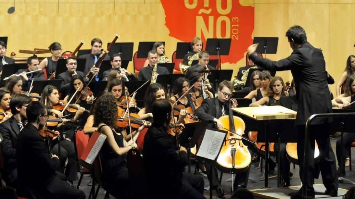 Actuación de la Lira Numantina.-VALENTÍN GUISANDE