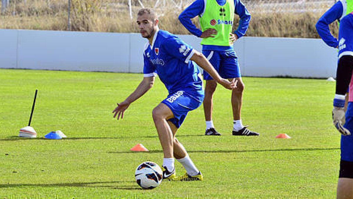 Ripa en un entrenamiento de esta temporada. / A. Martínez-