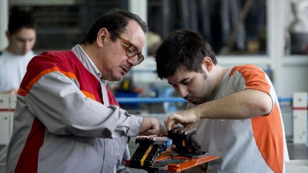 Formación profesional en Seat.-EL PERIÓDICO