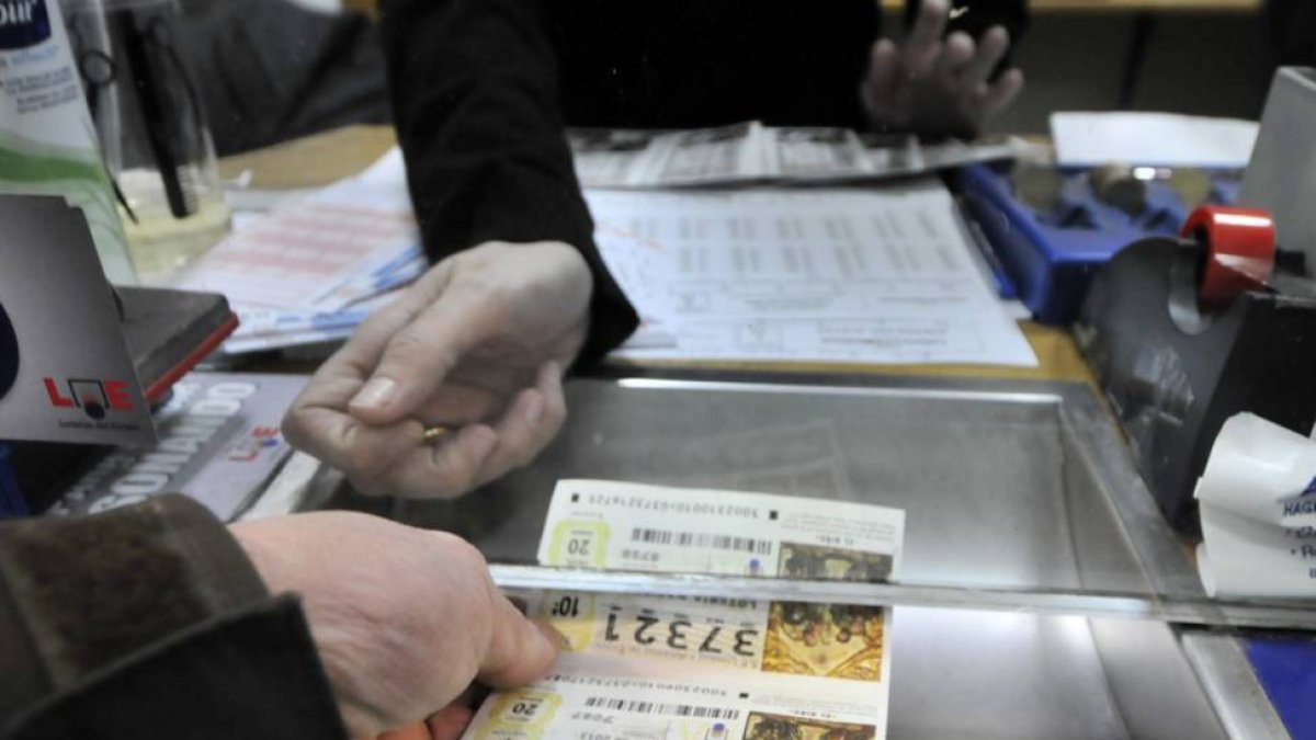 Venta de Lotería en una imagen de archivo. HDS