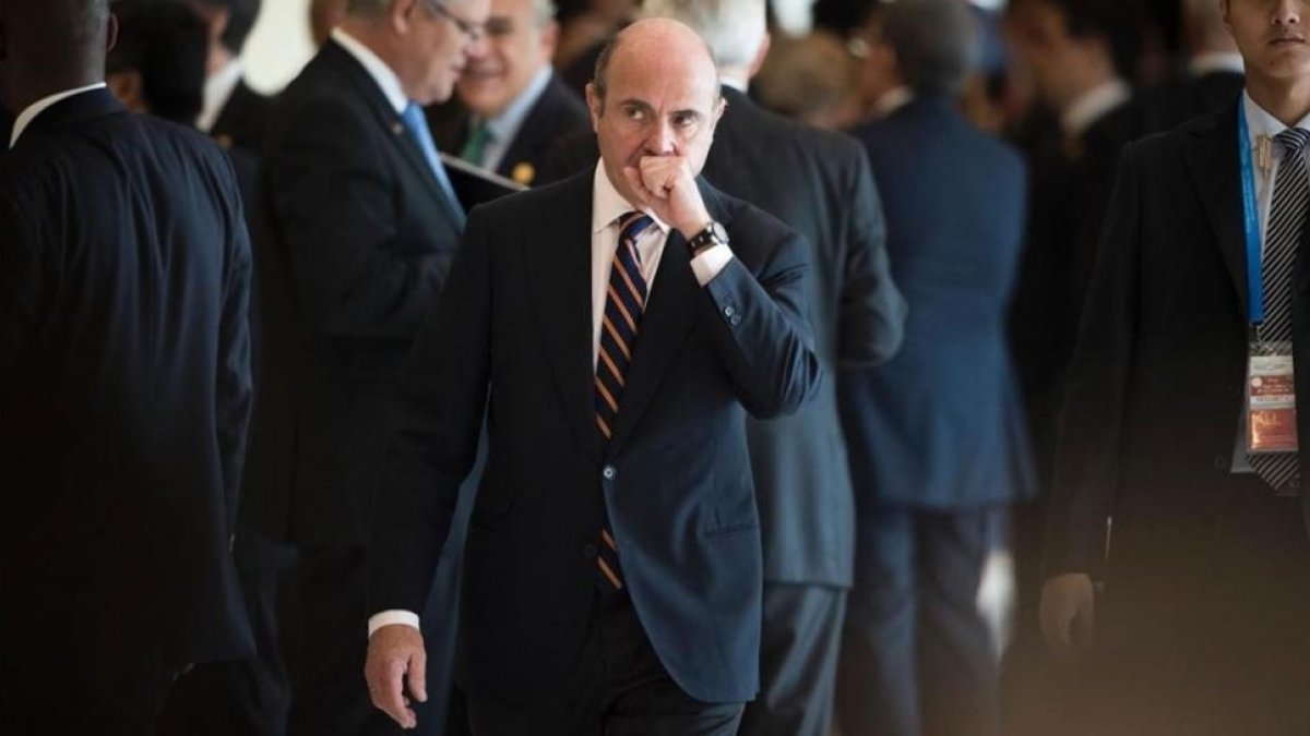 Guindos, este domingo en la reunión del G-20 en la ciudad china de Chengdu.-FRED DUFOUR