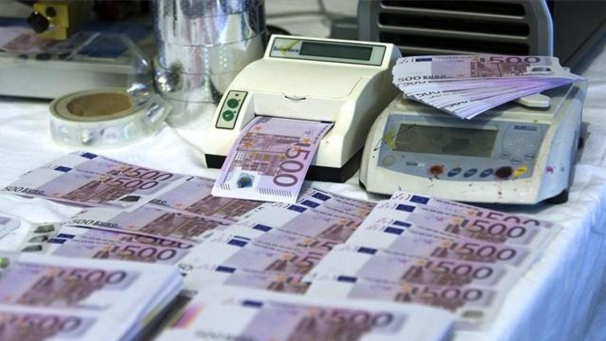 Dinero-RUBÉN FRANCÉS