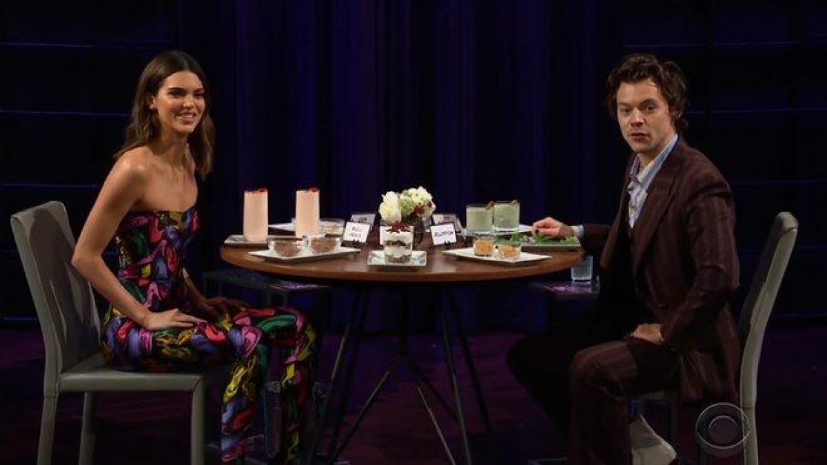Harry Styles y Kendall Jenner, en el programa de ’The late, late show’, de James Corden. YOUTUBE / THE LATE, LATE SHOW WITH JAMES CORDEN-
