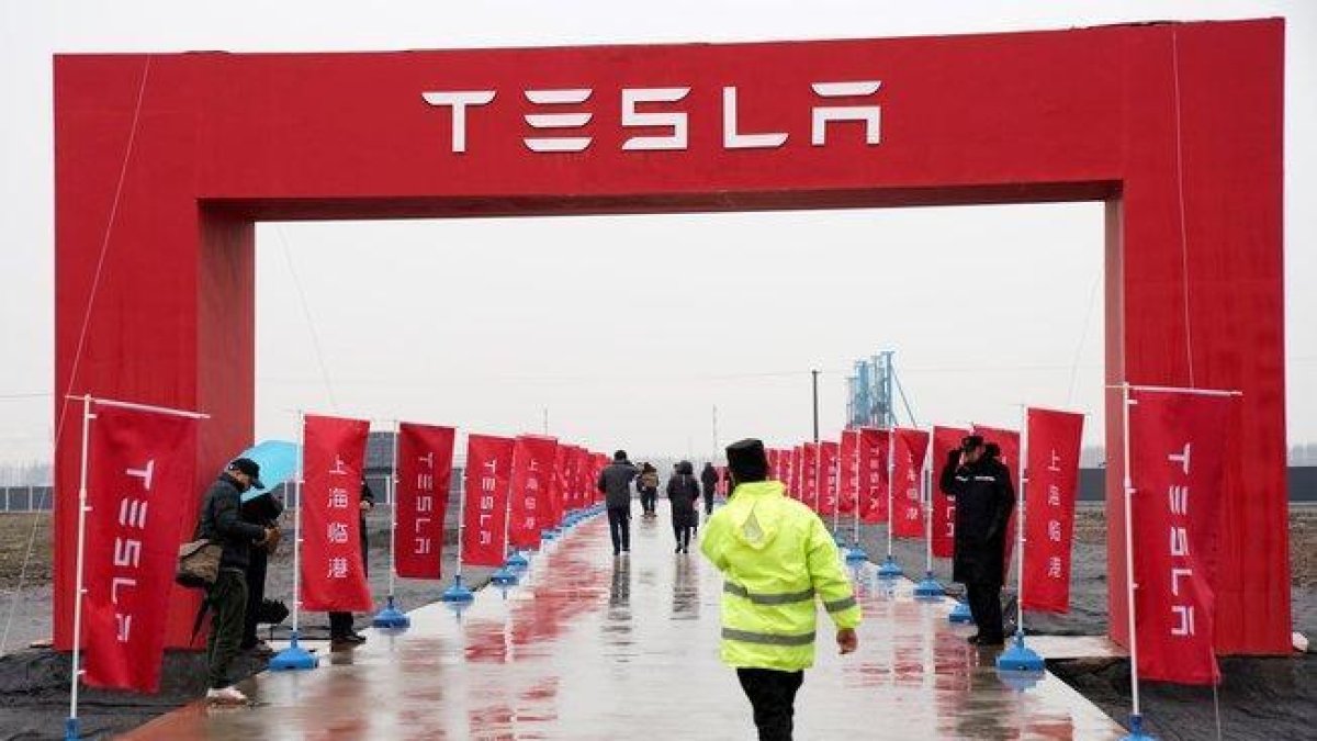 Tesla explicó en un comunicado que esta reducción de la liquidez es fruto del pago de 920 millones de dólares de bonos.-REUTERS