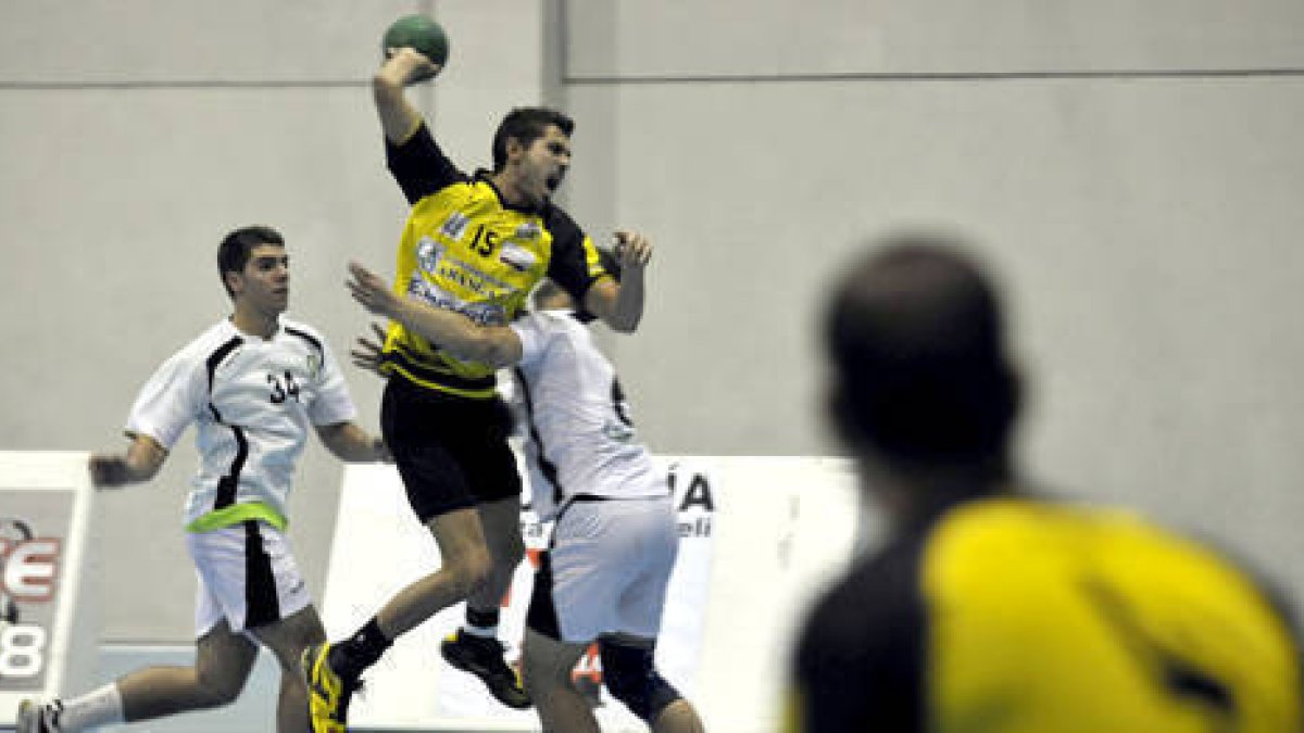 El Aranga acmula tres derrotas consecutivas-