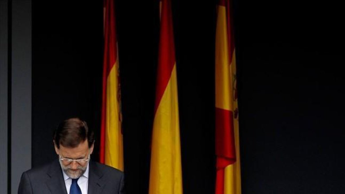 El presidente Mariano Rajoy, en un reciente homenaje a la bandera española-JOSÉ LUIS ROCA