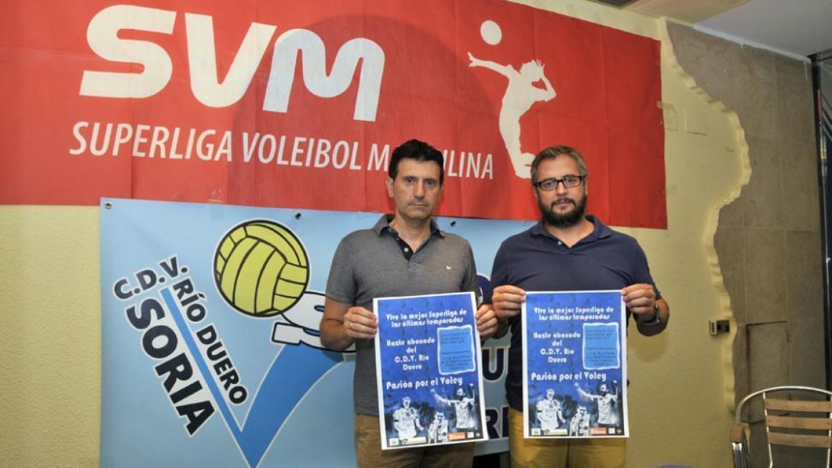 Ángel Romera y Alfredo Cabrerizo en la presentación de la campaña de abonados del Río Duero.-Valentín Guisande
