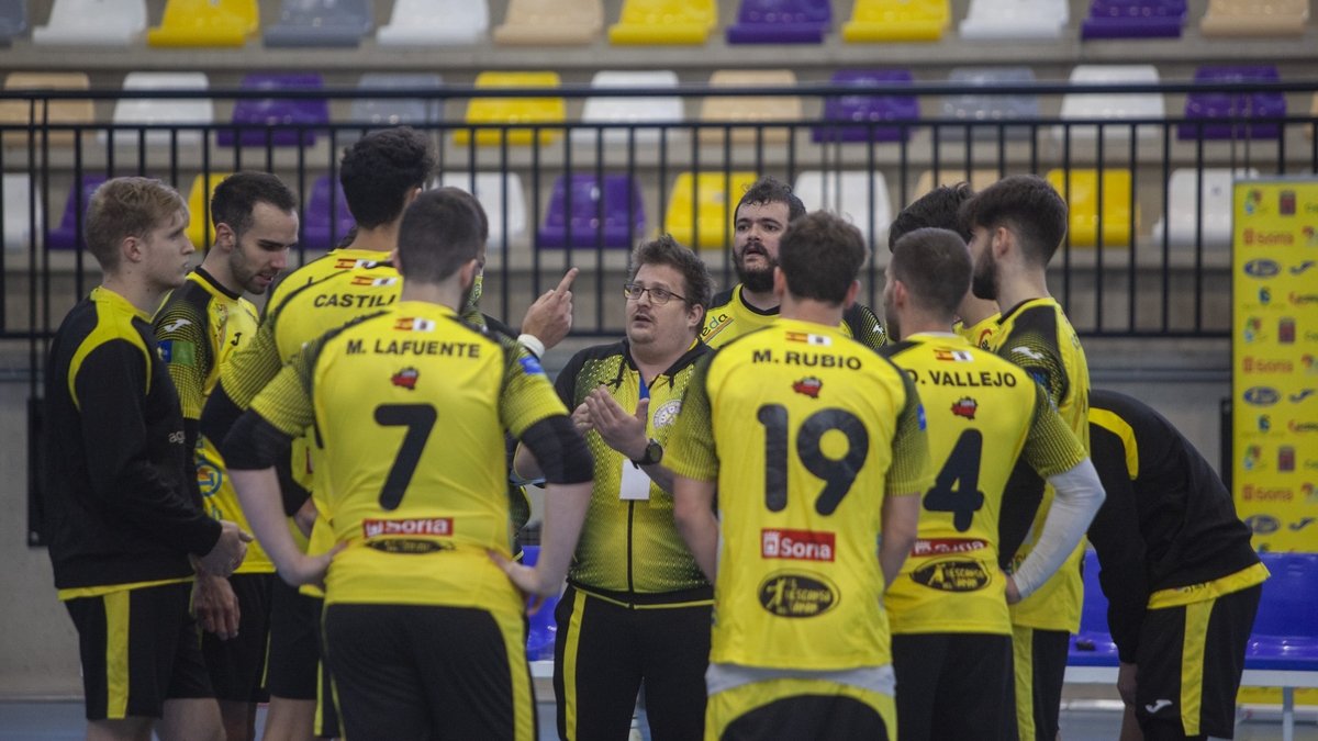 El equipo de Jordi Lluelles no encontró oposición en La Robla. MARIO TEJEDOR