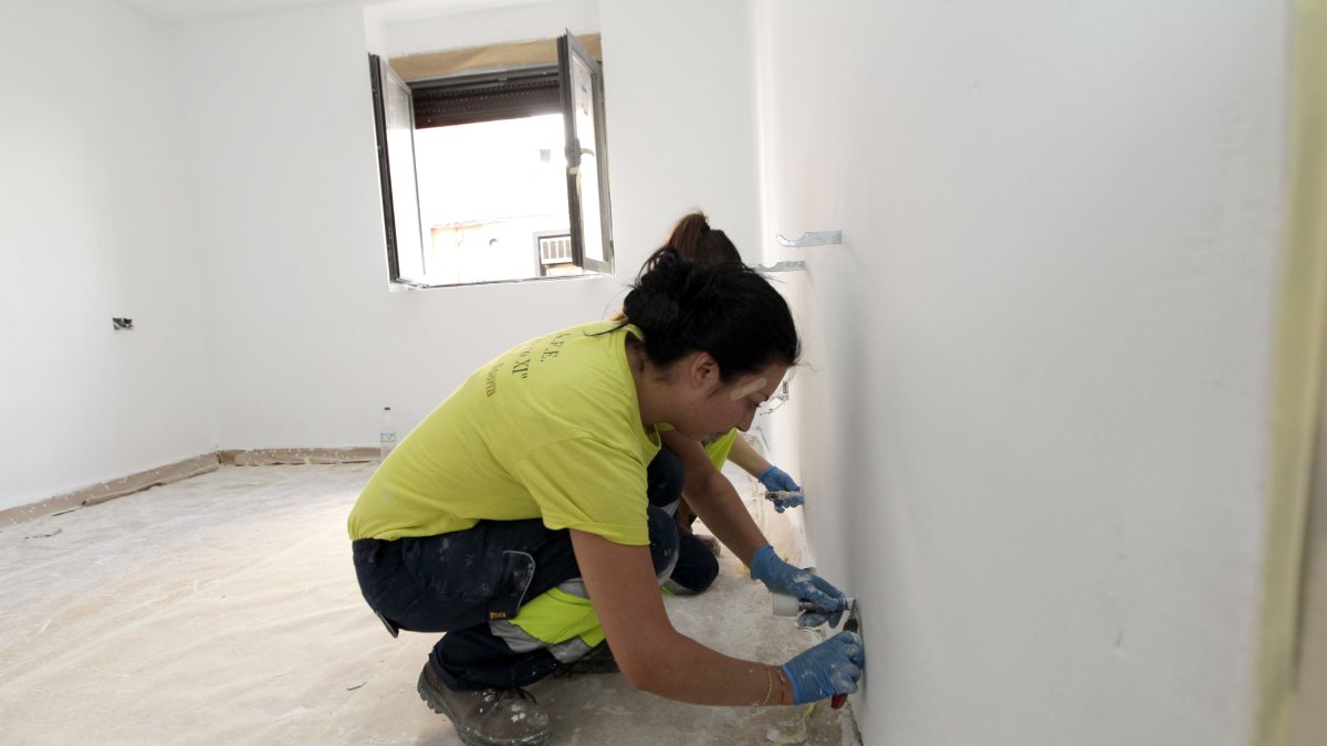 Las mujeres ganan 3.000 euros menos que los hombres. LAT