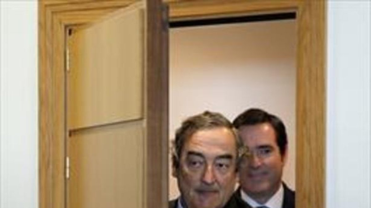 Juan Rosell (CEOE) y Antonio Garamendi (Cepyme).-JOSÉ LUIS ROCA