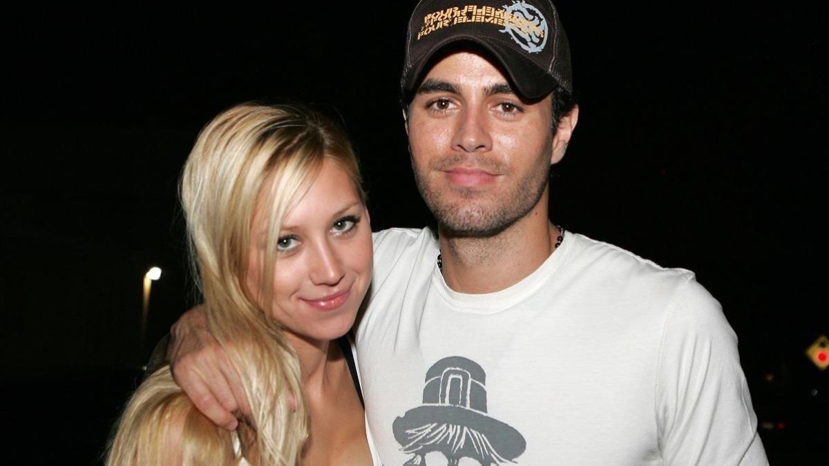 Enrique Iglesias junto a su mujer Anna Kournikova-RALPH NOTARO