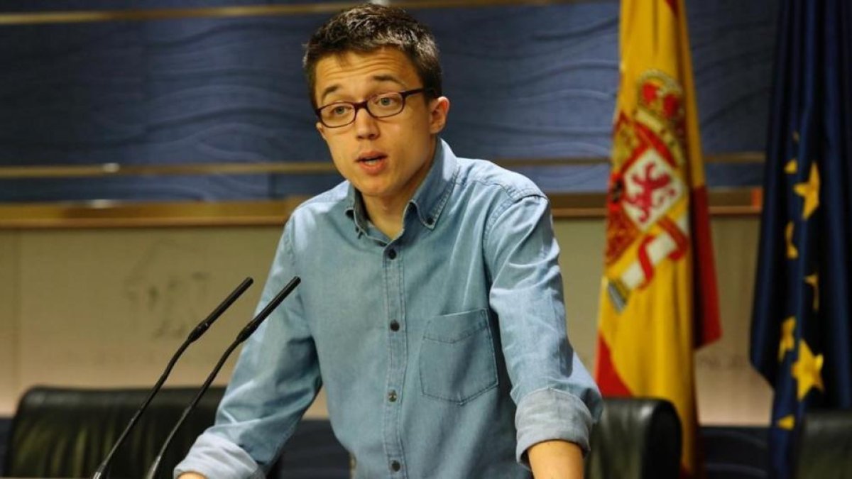 Íñigo Errejón en rueda de prensa en el Congreso de los Diputados.-J.M. PRATS