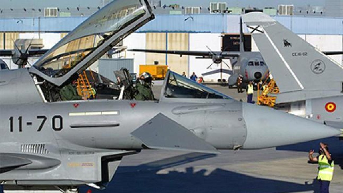 Un Eurofighter en la base aérea de Morón.-JUAN MANUEL PRATS