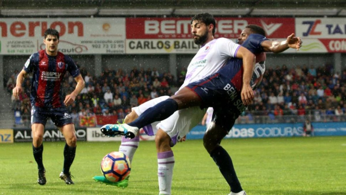 El Numancia sufrió en El Alcoraz porque un gol del Huesca hubiera dejado la permanencia en vilo para la última jornada.-Área 11