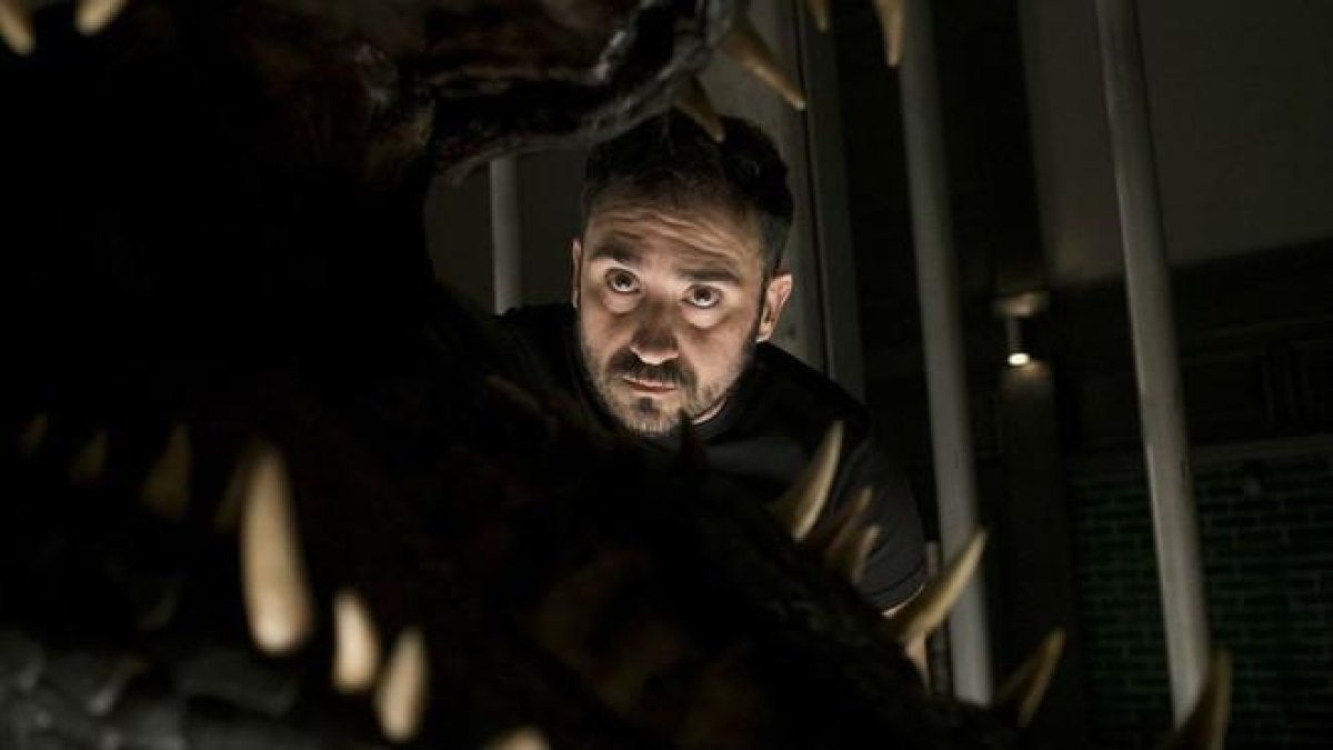 J.A. Bayona, en el rodaje de Jurassic World: el reino caído.-