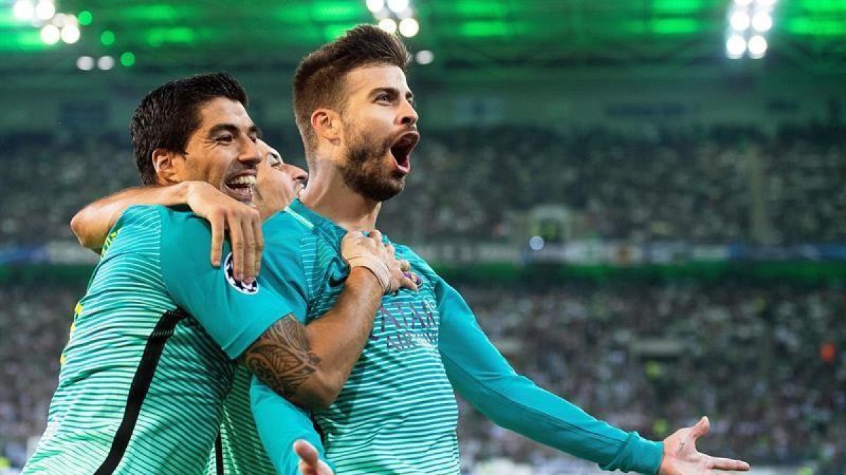 Piqué celebra el gol del triunfo.-EFE