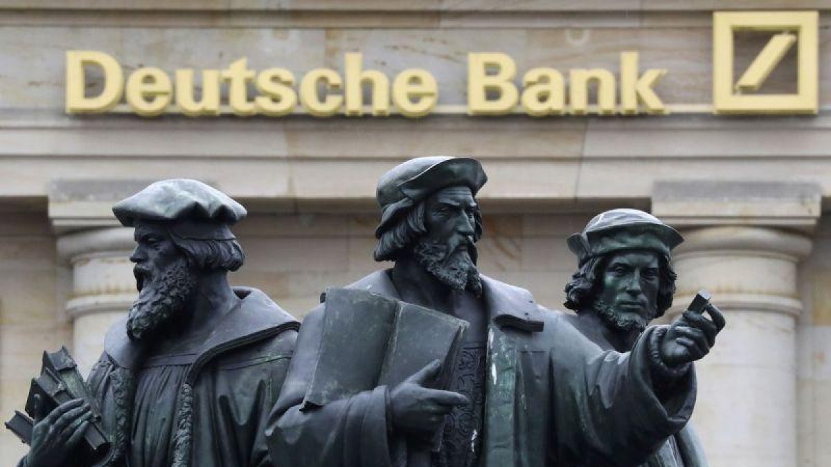 Sede del Deutshce Bank ren Fráncfort.-KAI PFAFFENBACH (REUTERS)