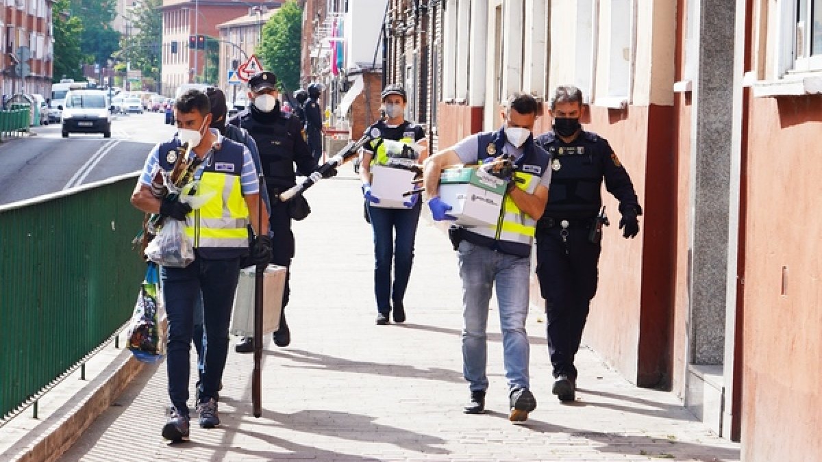 Operación policial en la calle Pavo Real de Valladolid. ICAL