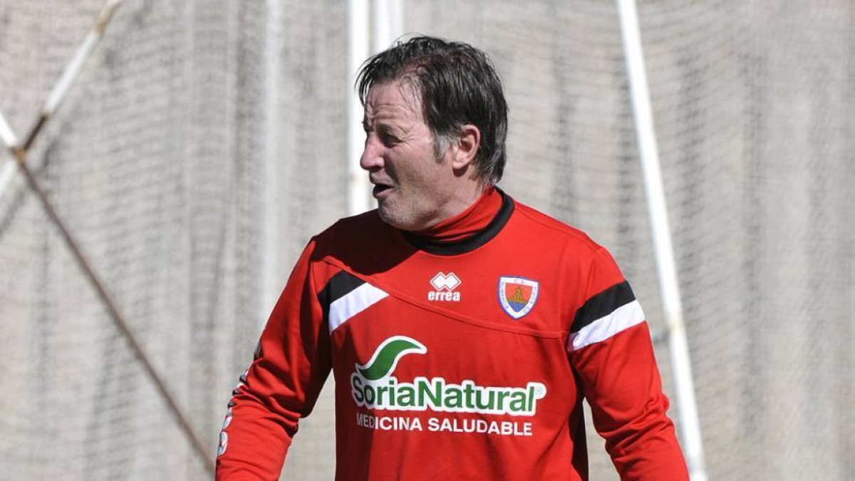 El entrenador del Numancia, Juan Antonio Anquela.-VALENTÍN GUISANDE