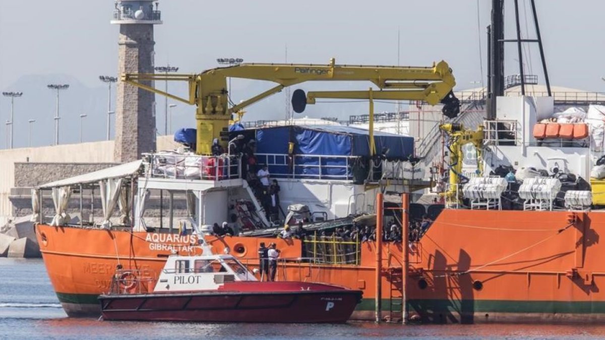 Barco Aquarius-EL PERIÓDICO