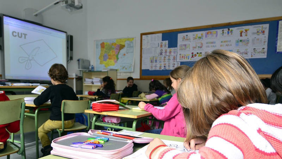 Escolares de un centro de Soria capital, en una imagen de archivo. / ÁLVARO MARTÍNEZ-