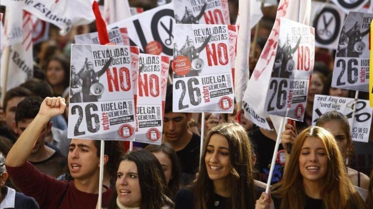 Manifestación contra la LOMCE y las reválidas en Madrid.-AGUSTIN CATALAN
