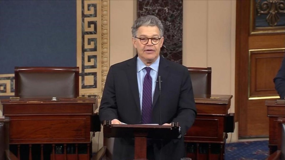 El senador demócrata Al Franken, que ha dimitido tras aparecer testimonios que le acusaban de acoso sexual.-/ HANDOUT