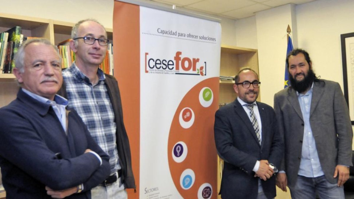José Antonio de Miguel, José Miguel Olano, Luis Rey, miembros del Patronato y Pablo Sabin, director-M.T.