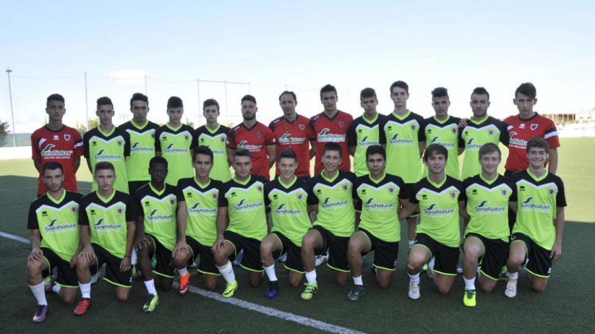 Plantilla y cuerpo técnico del Numancia juvenil de Liga Nacional.-VALENTÍN GUISANDE