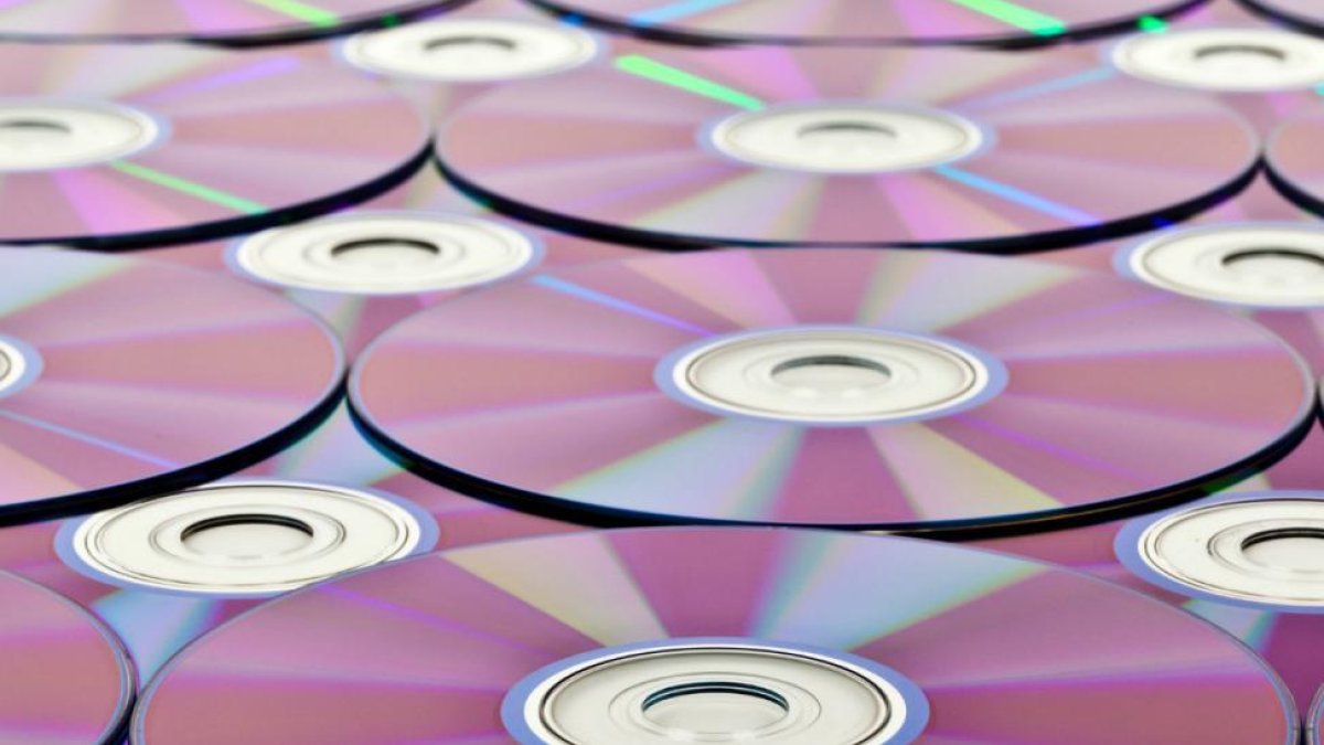 Los DVDs y CDs, un formato prácticamente extinguido-PETR KRATOCHVIL (PUBLICDOMAINPICTURES.NET)
