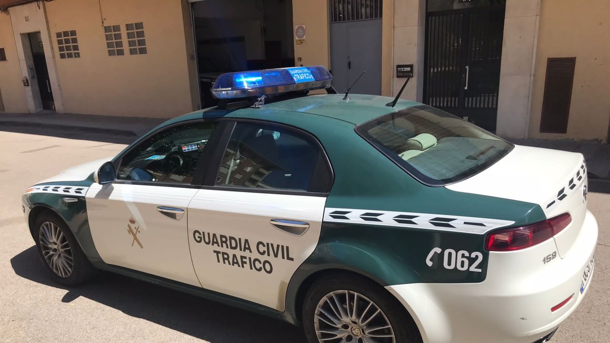 Vehículo de la Guardia Civil de Tráfico. HDS