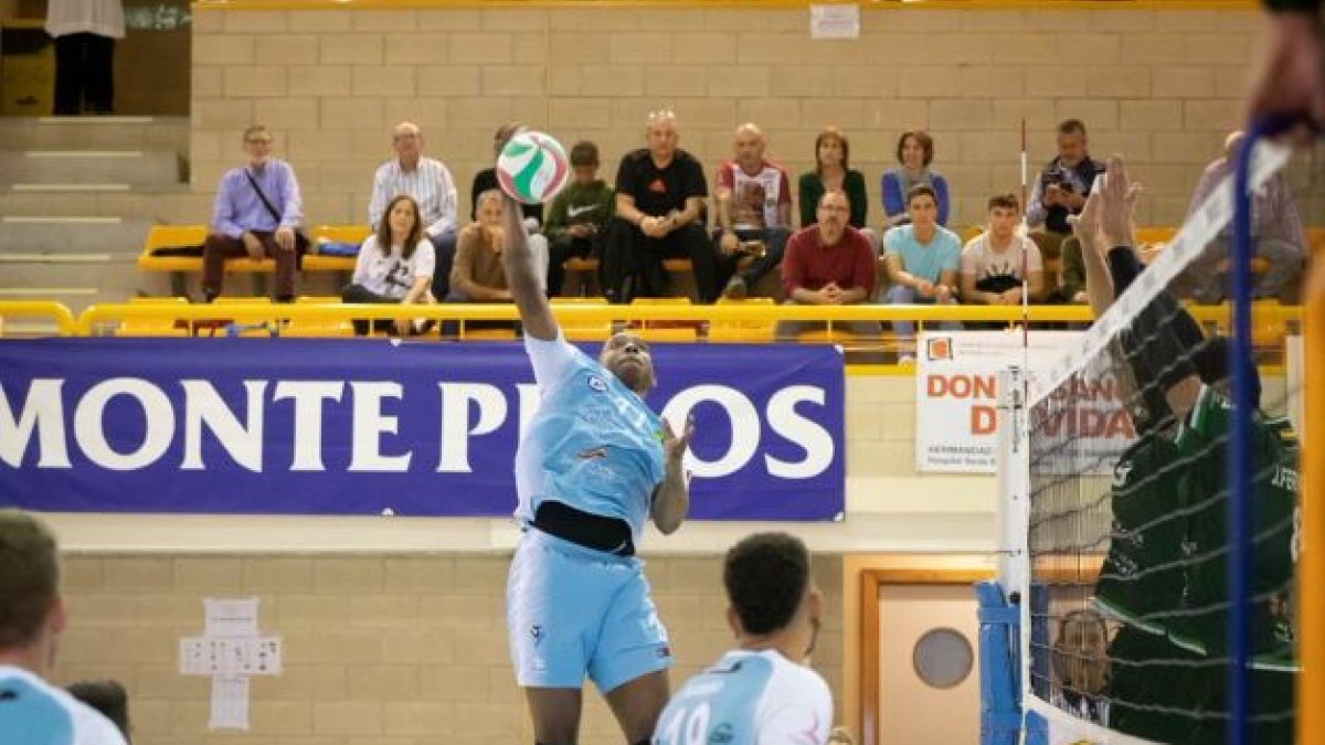 Juan Pablo Moreno regresa la próxima temporada a la disciplina celeste. GONZALO MONTESEGURO