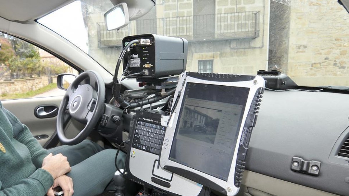La DGT refuerza el control mediante cinemómetros. HDS