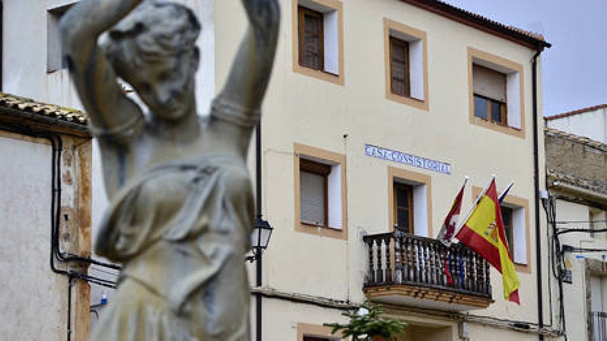 Ayuntamiento de Serón de Nágima, uno de los ‘señalados’. / ÄKVARO MARTÍNEZ-
