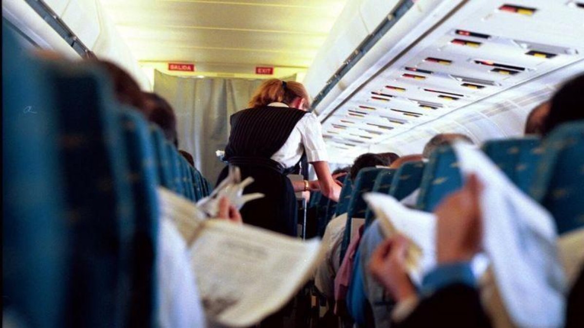 Interior de un avión del Puente Aéreo.-DAVID CASTRO