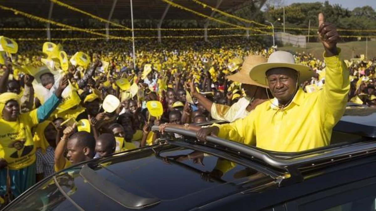 El presidente de Uganda, Yoweri Museveni, durante la campaña electoral.-AP / BEN CURTIS
