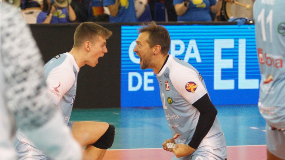 Manu Salvador celebra con rabia el título de campeones de Copa. MARIO TEJEDOR