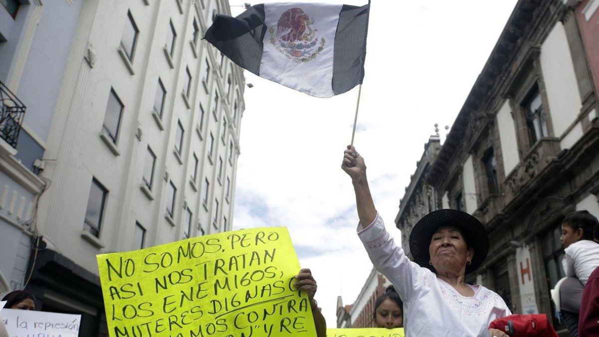 Organizaciones feministas grupos de trabajadoras sexuales y simpatizantes participan en la Octava Marcha de las Putas para reclamar el fin de la violencia contra las mujeres-HILDA RIOS (EFE)