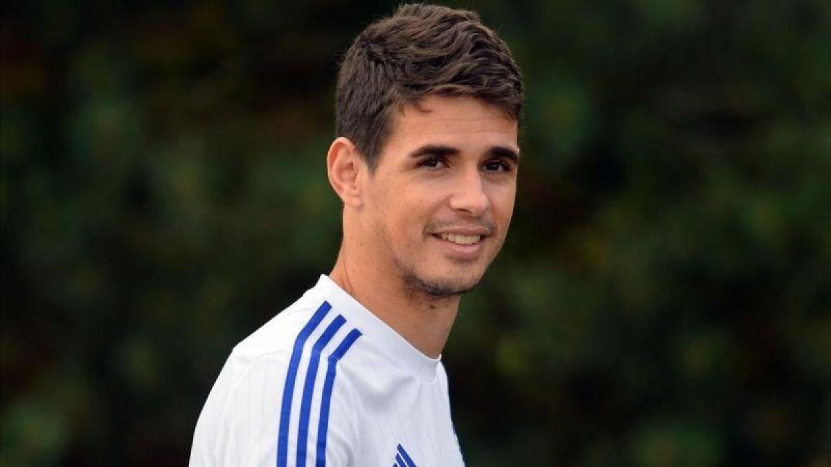 El brasileño Oscar, en un entrenamiento con el Chelsea.-GLYN KIRK
