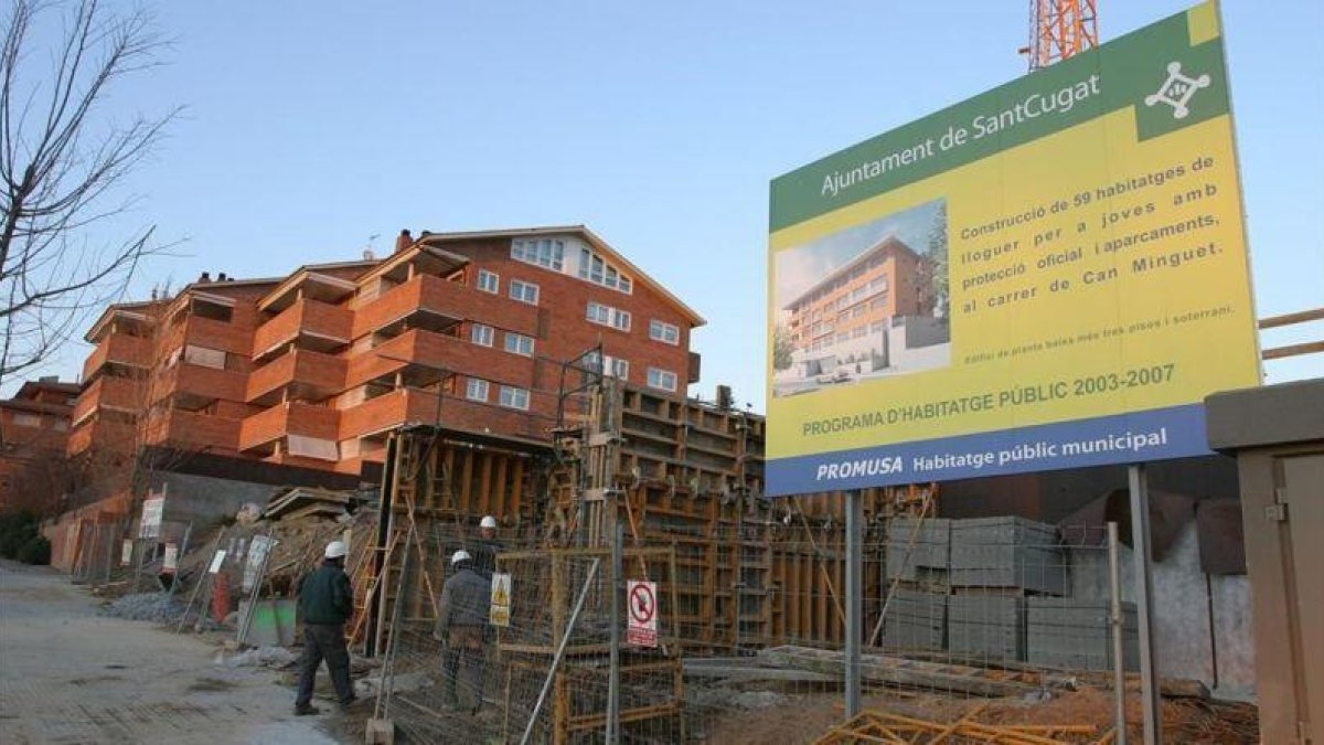 Obras de una promoción para jóvenes en régimen de alquiler en Sant Cugat.-JOSEP GARCIA