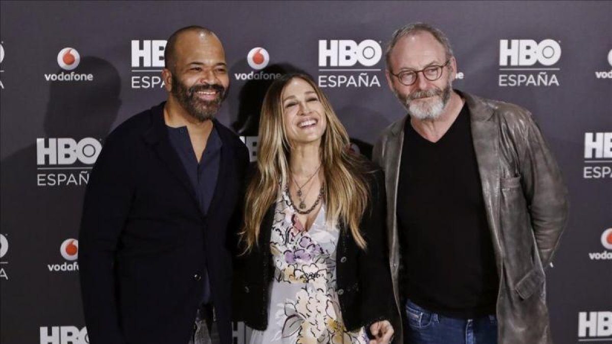 Jeffrey Wright Sarah Jessica Parker y Liam Cunningham, en la presentación de HBO España.-EMILIO NARANJO / EFE