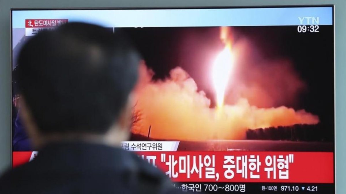 El lanzamiento del misil en televisión.-AP / LEE JIN-MAN