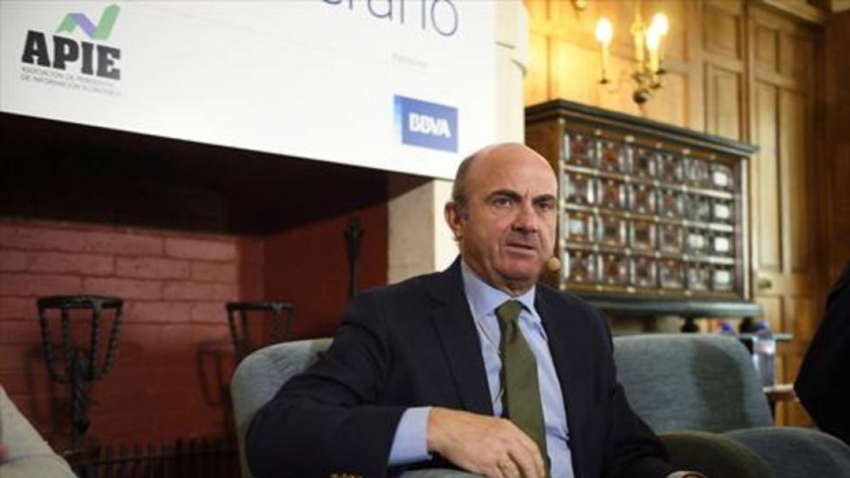 El ministro Luis de Guindos, la semana pasada en Santander.-EFE / PEDRO PUENTE HOYOS