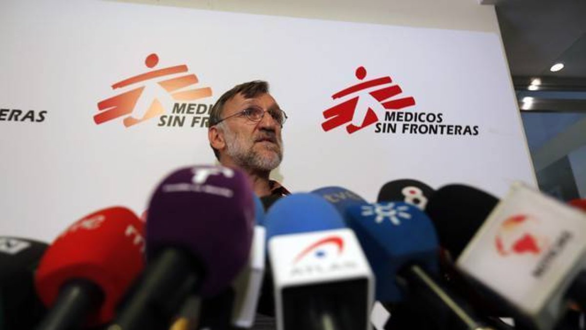El presidente de Médicos sin Fronteras España, José Antonio Bastos, en julio del 2013.-DAVID CASTRO