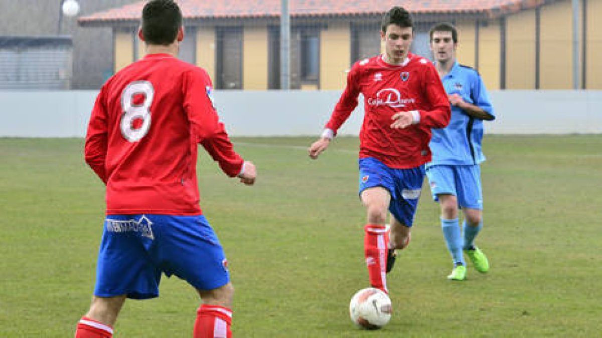 El Numancia juvenil empató a cero ante el equipo donostiarra. / Álvaro Martínez-
