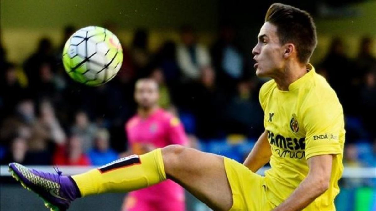 Denis Suárez, el pasado marzo, en un partido ante Las Palmas en Vila-real.-AFP / JOSE JORDAN