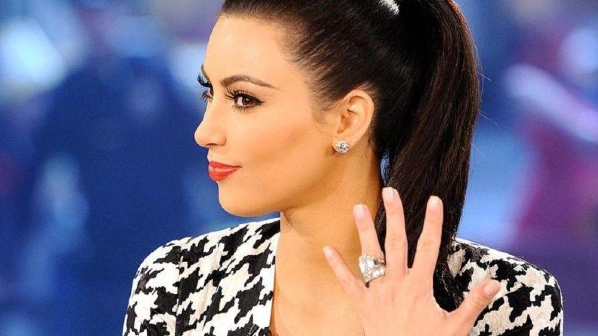 Kim Kardashian y su anillo de compromiso robado.-EL PERIÓDICO